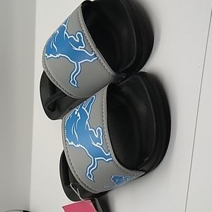 Nwt michigan lions football sport sandals